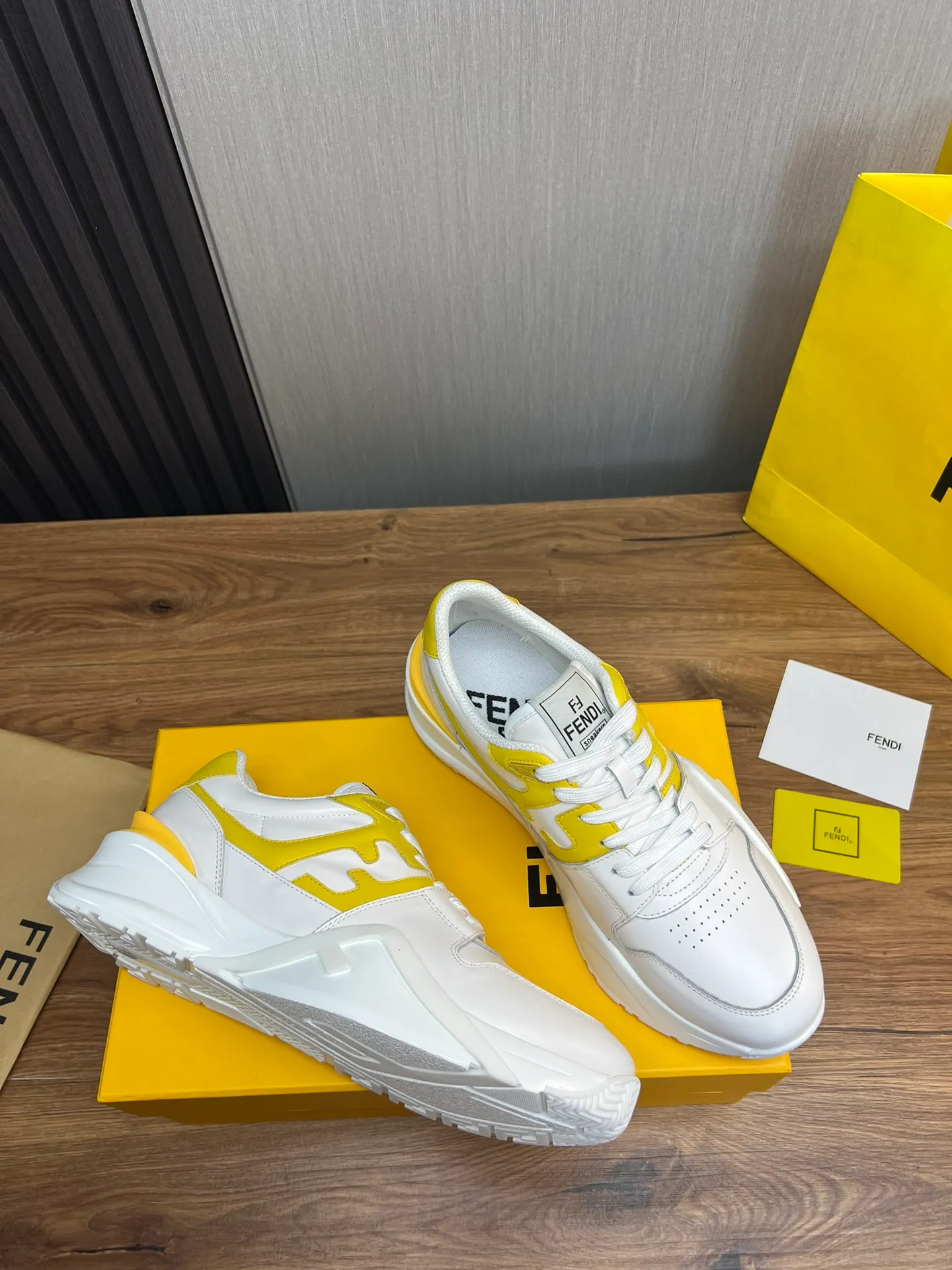 Men's shoes 💰520💰 Fendi [Fendi] hot style is on the market 🔥Fashionable casual men's shoes 🔱 Made of original cowhide + breathable mesh lining + sheepskin feet, perfect shape, top quality, you deserve it 🔜Original outsole, ultra-light, non-slip and wear-resistant 👣 Standard size 38-44 (customized in 45)